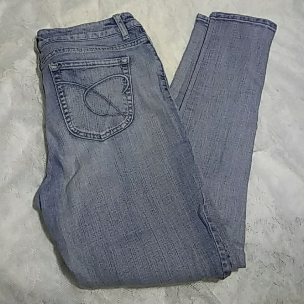 Chico's Platinum Denim Ultimate Fit Slim Leg